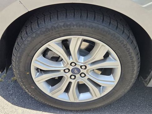 Certified 2022 Ford Edge Titanium AWD/4WD image 16