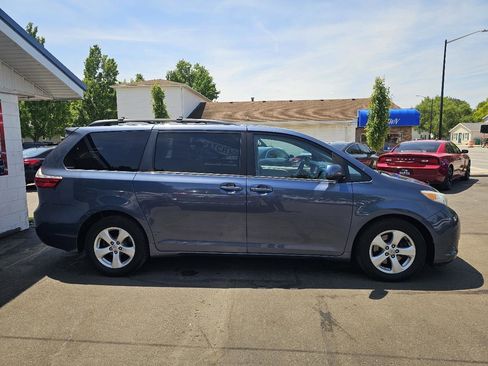 Used 2015 Toyota Sienna LE FWD image 13