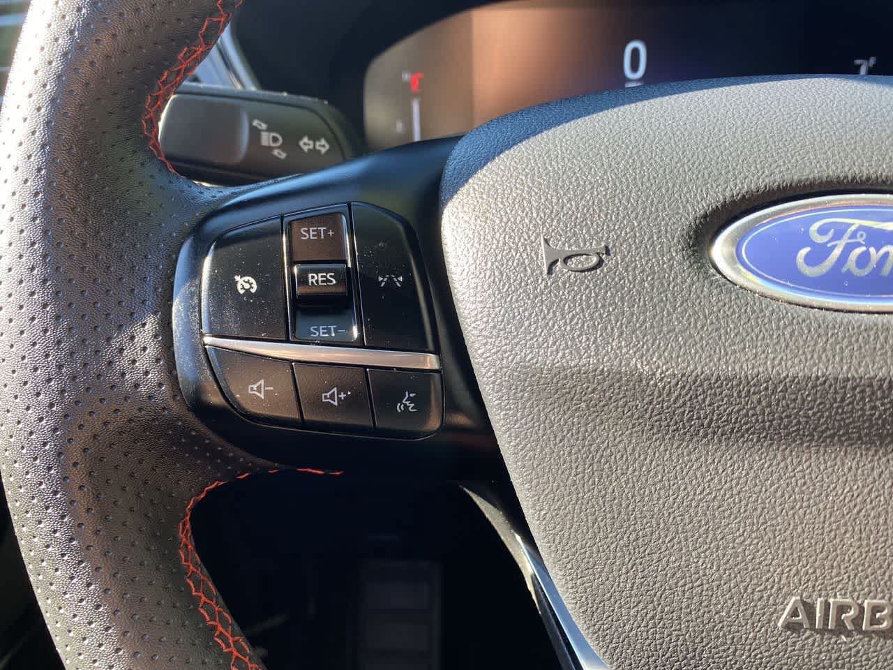 Used 2025 Ford Escape ST-Line Select AWD/4WD image 21
