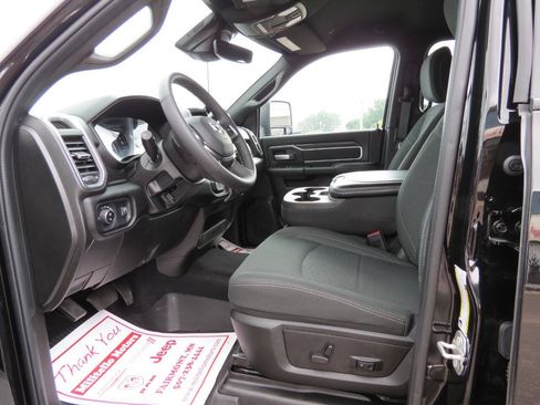 Used 2026 RAM 2500 Big Horn AWD/4WD image 8