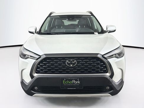 Used 2022 Toyota Corolla Cross XLE AWD/4WD image 2