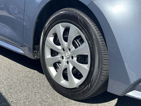 Used 2025 Toyota Corolla LE FWD image 10