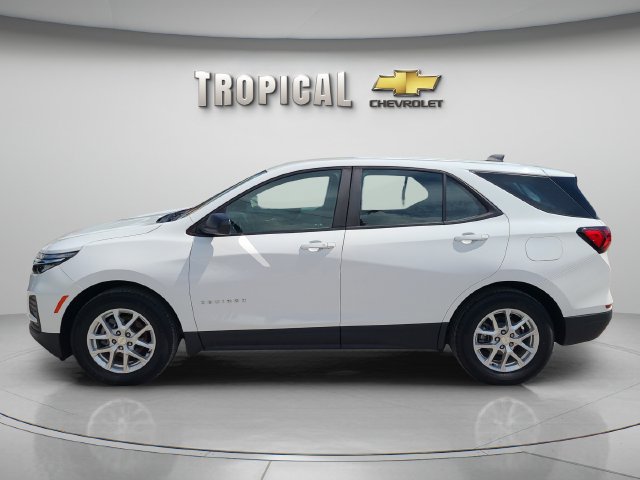 Used 2023 Chevrolet Equinox LS FWD image 2