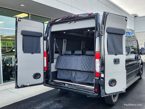 Used 2023 RAM ProMaster 2500 w/ Driver Convenience Group FWD image 17