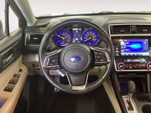 Used 2019 Subaru Outback 2.5i Premium image 12