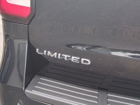Used 2024 Ford Expedition Limited AWD/4WD image 9