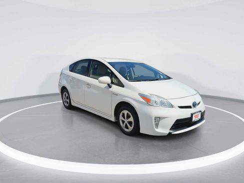 Used 2013 Toyota Prius Three FWD image 2