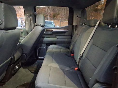 Used 2024 Chevrolet Silverado 1500 LT image 17