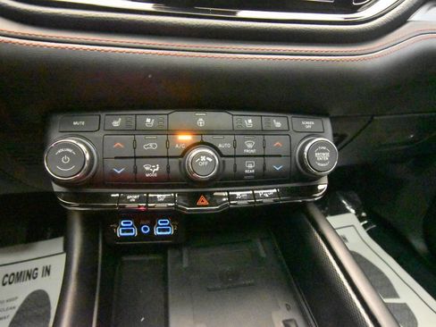 Used 2023 Dodge Durango R/T RWD image 26
