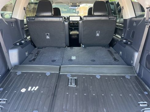Used 2024 Toyota Highlander Platinum AWD/4WD image 15