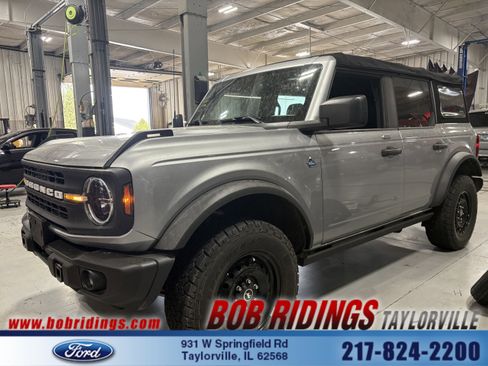 Used 2022 Ford Bronco Black Diamond image 1