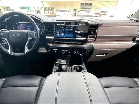 Used 2025 Chevrolet Silverado 1500 LT Trail Boss w/ Convenience Package II image 15