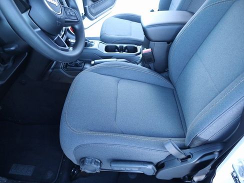 New 2026 Jeep Gladiator Sport AWD/4WD image 10