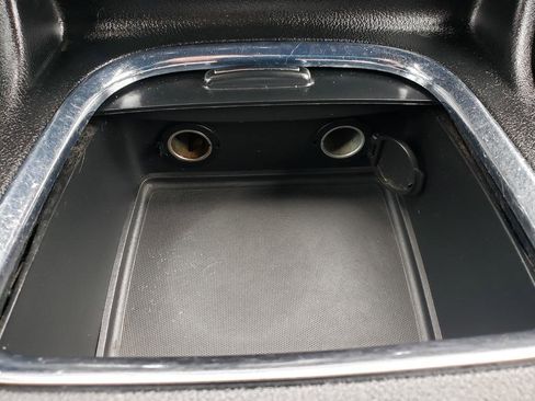 Used 2017 Dodge Grand Caravan SE image 18