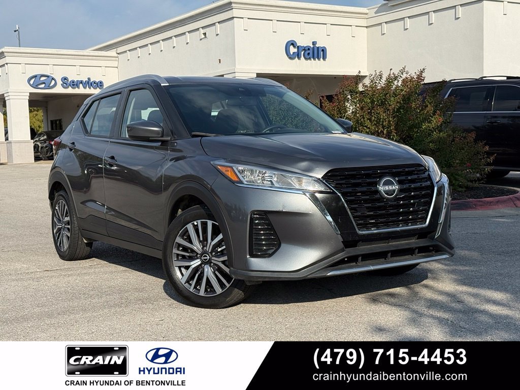 Used 2023 Nissan Kicks SV FWD image 1