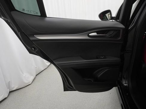 Used 2024 Alfa Romeo Stelvio Veloce image 43