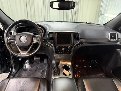 Used 2018 Jeep Grand Cherokee Limited AWD/4WD image 12