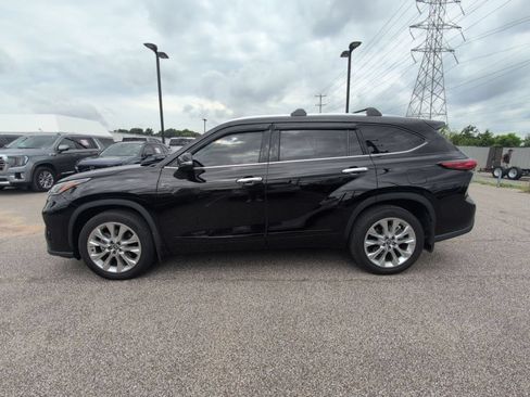 Used 2022 Toyota Highlander Limited AWD/4WD image 2