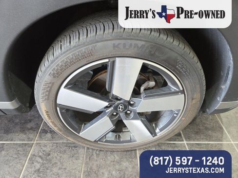 Used 2025 Hyundai Santa Fe Limited image 4