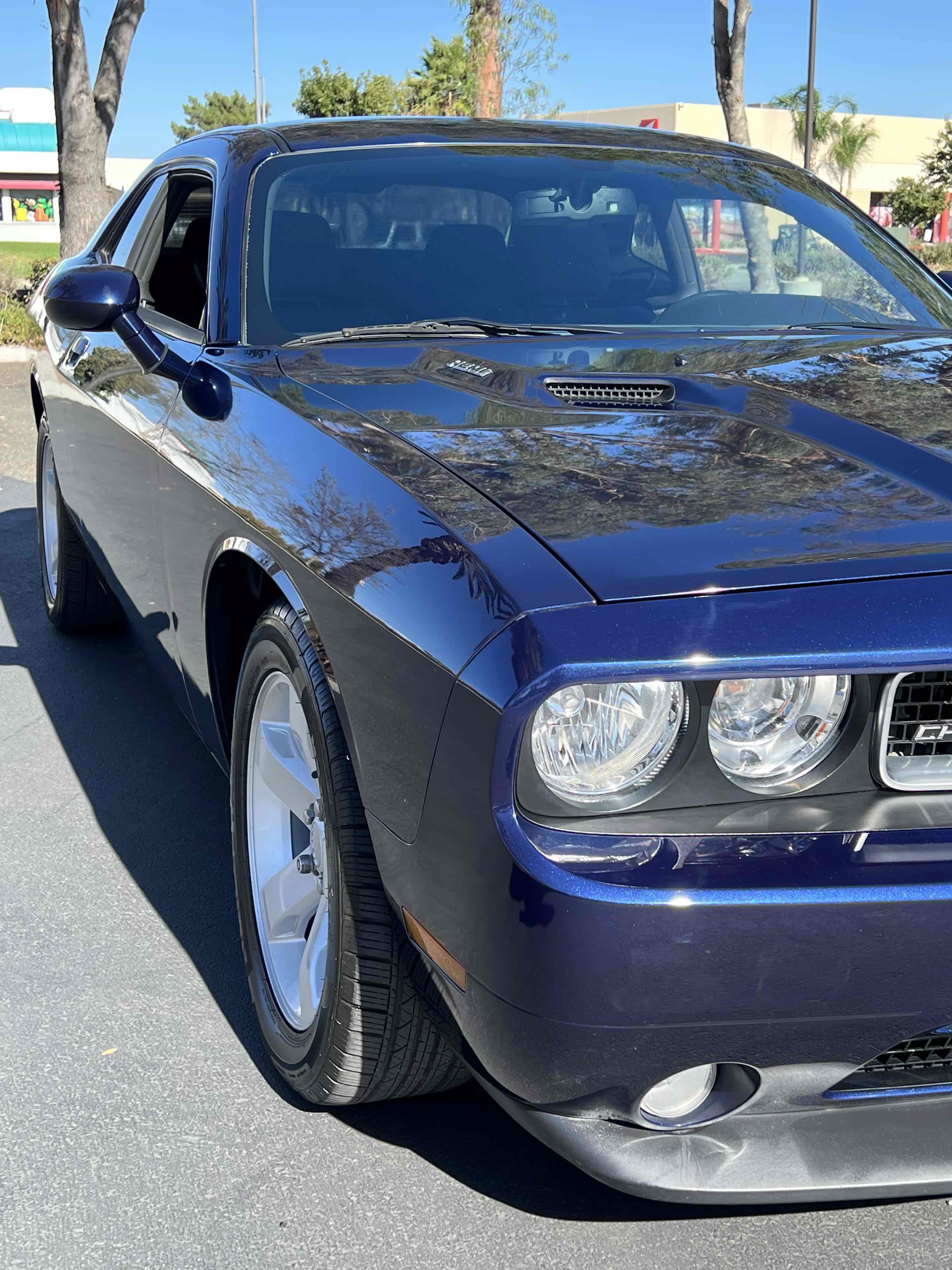 Used 2014 Dodge Challenger R/T RWD image 31