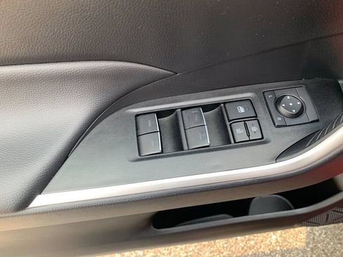 Used 2025 Toyota RAV4 XLE AWD/4WD image 13