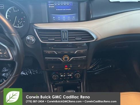 Used 2018 INFINITI QX30 Premium image 25