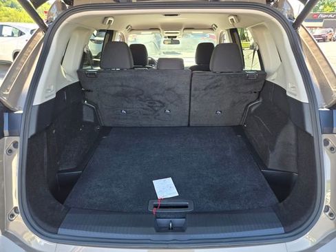 Used 2025 Nissan Rogue SV AWD/4WD image 14