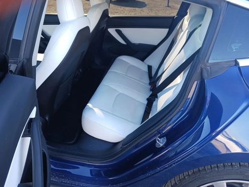 Used 2019 Tesla Model 3 Standard Range Plus image 5