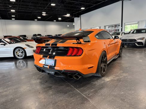 Used 2021 Ford Mustang Shelby GT500 w/ Carbon Fiber Track Pack RWD image 3