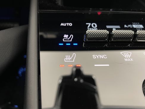 New 2026 Porsche Cayenne Coupe AWD/4WD image 23
