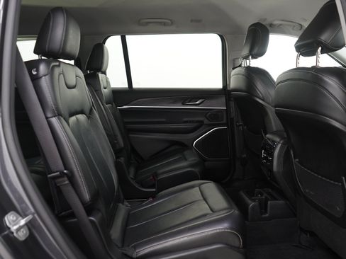 Used 2022 Jeep Grand Cherokee L Limited AWD/4WD image 14
