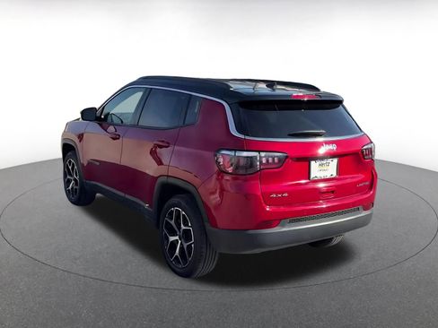 Used 2025 Jeep Compass Limited image 11