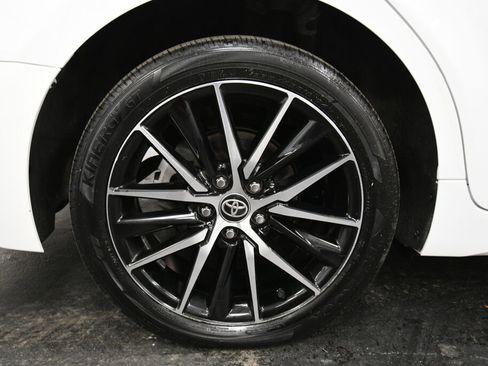 Used 2024 Toyota Camry SE image 29