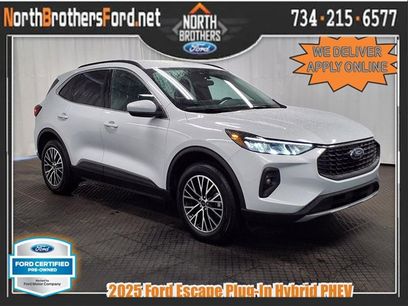 Certified 2025 Ford Escape SE w/ Class II Trailer Tow Package