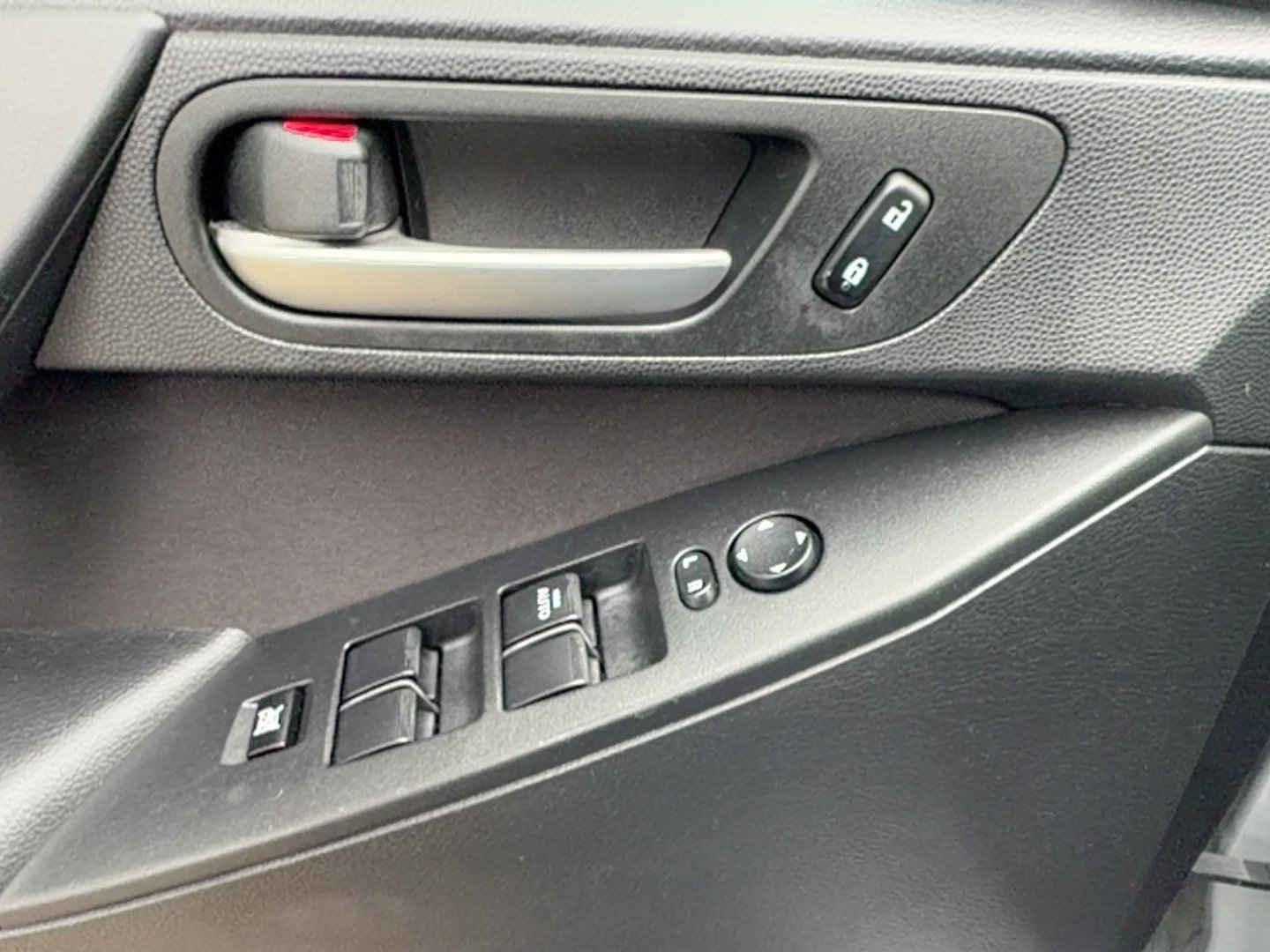 Used 2012 MAZDA MAZDA3 i Sport FWD image 12