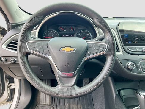 Used 2020 Chevrolet Malibu LS FWD image 11