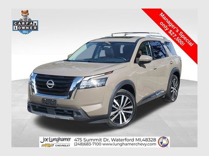 Used 2024 Nissan Pathfinder Platinum w/ Cargo Package