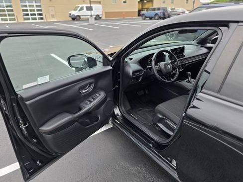 Used 2024 Honda HR-V Sport image 37