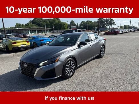 Used 2025 Nissan Altima 2.5 SV FWD image 6