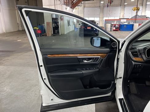 Used 2021 Honda CR-V Touring image 18