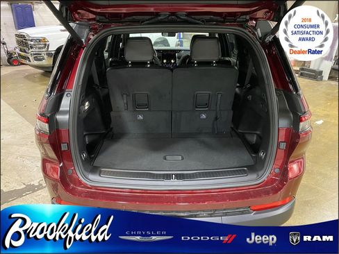 New 2025 Jeep Grand Cherokee L Altitude image 13