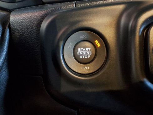 Used 2019 Jeep Wrangler Unlimited Sport S AWD/4WD image 18