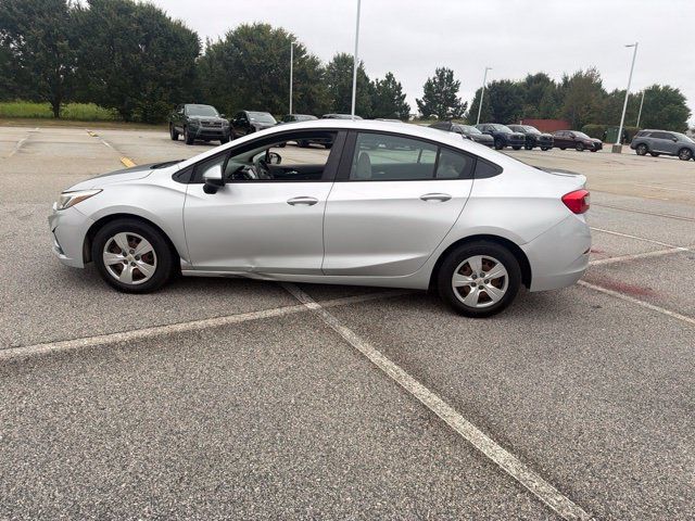 Used 2017 Chevrolet Cruze LS FWD image 17