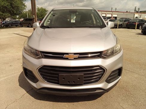 Used 2018 Chevrolet Trax LS image 2