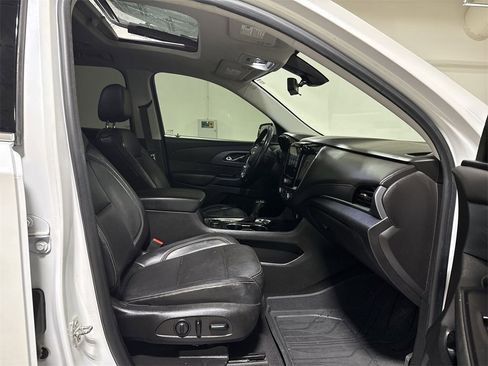 Used 2018 Chevrolet Traverse Premier w/ Driver Confidence II Package image 23