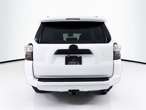 Used 2018 Toyota 4Runner TRD Off-Road Premium image 10