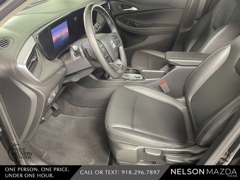 Used 2024 Buick Encore GX Sport Touring image 18