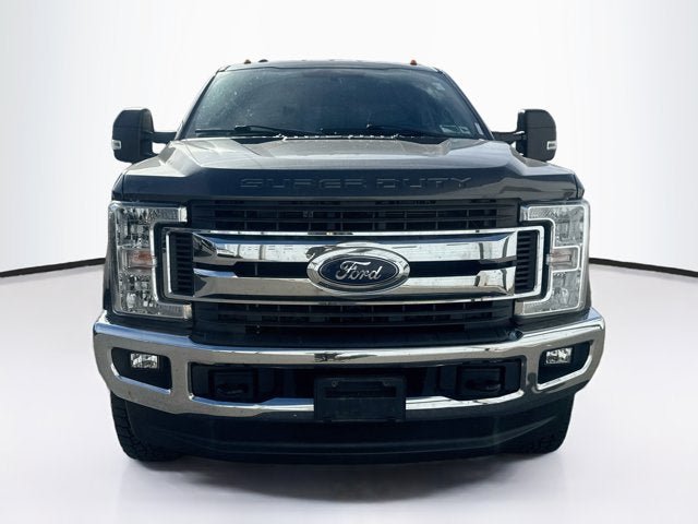 Used 2017 Ford F250 XLT w/ XLT Value Package AWD/4WD image 2