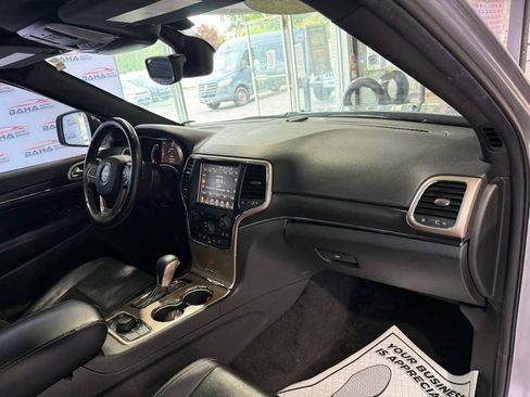 Used 2017 Jeep Grand Cherokee Limited w/ Luxury Group II AWD/4WD image 42