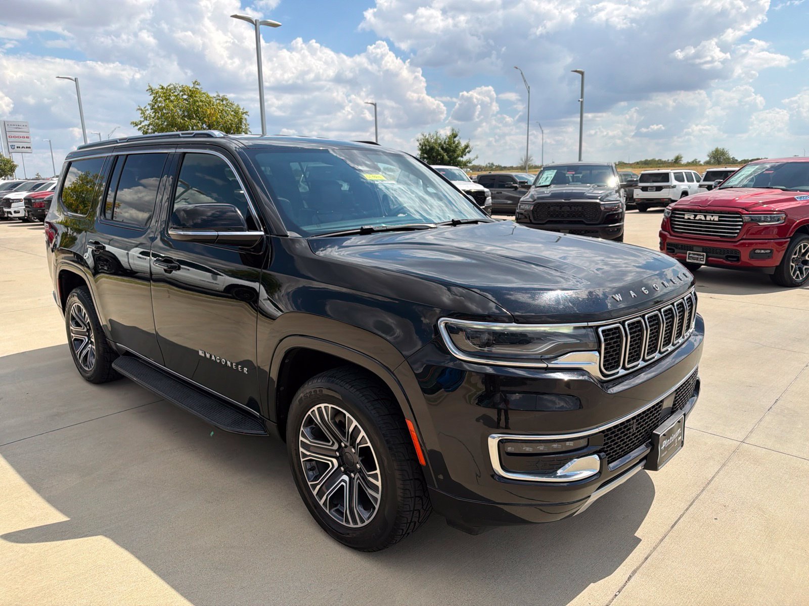 Used 2024 Jeep Wagoneer Series II RWD image 7
